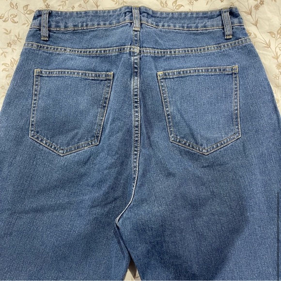 Boohoo Blue Mid Rise Boyfriend Jean - Picture 4 of 5